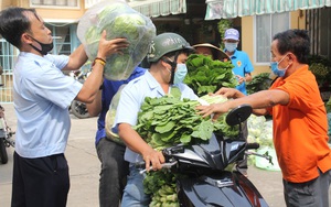 Người dân TPHCM hào hứng 'giải cứu' nông sản Hải Dương