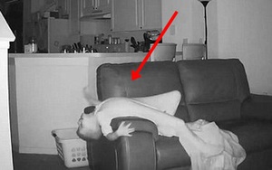 Kiểm tra camera an ninh, ông bố hốt hoảng khi thấy hành động của con trai 6 tuổi trong phòng khách lúc nửa đêm, đoạn clip "gây bão" MXH