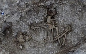 Bí ẩn thi hài 4.500 tuổi nằm trong chiếc nồi