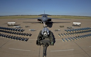 Vì sao Không quân Mỹ loại máy bay ném bom chiến lược B-1B?
