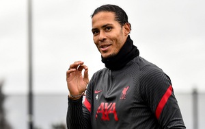 HLV Klopp báo tin không vui về Virgil van Dijk tới CĐV Liverpool