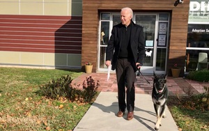 Ông Biden bênh vực chó cưng sau sự cố cắn nhân viên Nhà Trắng
