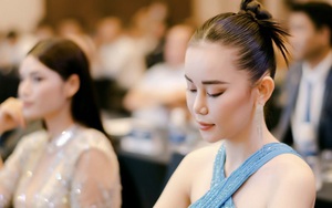 Á hoàng Cao Thùy Trang khoe chân dài 1,1m