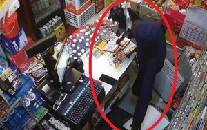 Hơn 6h sáng đã có khách vào hỏi mua 12 bịch giấy vệ sinh, chủ siêu thị sinh nghi và sửng sốt khi kiểm tra camera giám sát