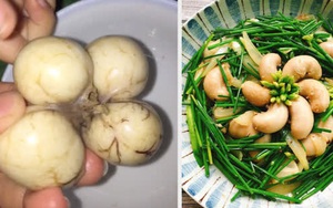 Cô gái làm thịt con gà trống thì phát hiện có tới 4 "ngọc kê", dân mạng nhìn xong liền chặc lưỡi: Trúng mánh rồi!