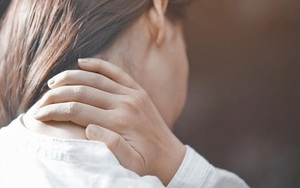 Làm sao đỡ đau cổ vai gáy?