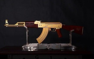 4 khẩu súng đắt nhất thế giới, AK-47 vàng chỉ là hàng "tép riu", vị trí "trùm sò" mới thực sự bất ngờ