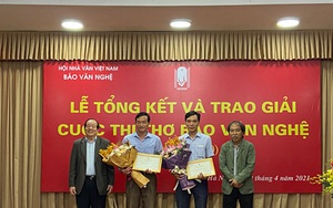 "Mẹ tôi chửi kẻ trộm" được trao giải: Cuộc thi thơ gây nhiều tranh cãi
