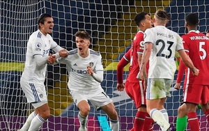 Hòa run rẩy Leeds, Liverpool lỡ cơ hội trở lại Top 4 Ngoại hạng