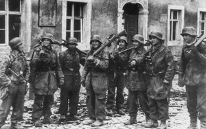 Chỉ huy "say" vá không kịp sai lầm: Đức Quốc Xã bất ngờ thắng Hồng quân lần cuối ở Thế chiến II