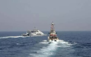 4 tàu chiến Iran vây hãm 2 tàu tuần duyên Mỹ ở Vịnh Ba Tư