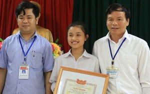 Nữ sinh nhặt được tài sản 500 triệu đồng: 'Nhớ lời dạy của ông bà, em đứng im chờ người đánh mất quay lại tìm'