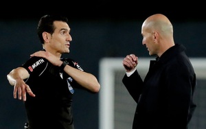 Zidane làm điều chưa từng có vì giận dữ