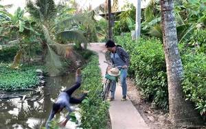 Nhậu say bí tỉ, ông chồng được vợ buộc dây áp tải về và cái kết khiến dân mạng "cười không ngớt"