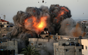 Israel mở 60 cuộc không kích Gaza, Hamas nhắm rocket vào căn cứ IAF