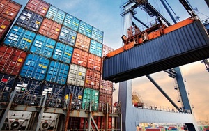 Xuất khẩu giảm mạnh 2 tỷ USD, cán cân thương mại bất ngờ đổi chiều thâm hụt