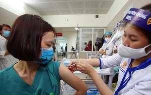 Thủ tướng yêu cầu 'thần tốc' để có vaccine tiêm phòng cho dân