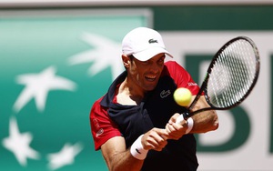 Roland Garros: “Hoàng tử sân đất nện” Dominic Thiem bị loại ngay trong ngày mở màn