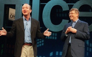 Điểm chung của Bill Gates và Jeff Bezos: Đều thích rửa bát