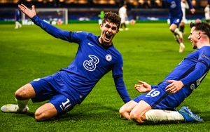 Chùm ảnh: Cầu thủ Chelsea sung sướng tột độ với tấm vé chơi chung kết Champions League