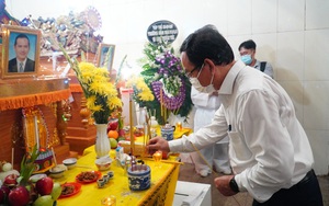 Bí thư Thành ủy TP HCM Nguyễn Văn Nên thăm hỏi gia đình 8 nạn nhân vụ cháy