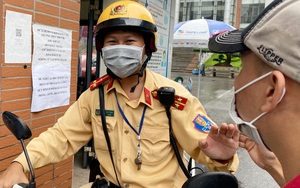 Nam sinh hoảng hốt đến nhầm điểm thi, CSGT "phóng như bay" vượt hơn 10km đưa đến kịp giờ chót