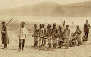 Trong xã hội phong kiến Trung Hoa, phạm nhân bị xử tội lưu đày, tại sao không ai thừa cơ bỏ trốn mà đều ngoan ngoãn chấp nhận án phạt?