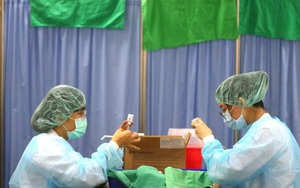 Bất chấp Trung Quốc, Nhật Bản gửi vắc-xin Covid-19 cho Đài Loan