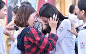 Đề thi Văn lớp 10: Tốn bao nhiêu tiền ăn học, tại sao điểm thi thấp thế này, sao chỉ có ăn với học mà làm cũng không xong?