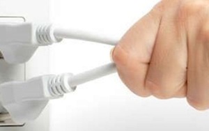 5 sai lầm khiến nỗ lực tiết kiệm điện ngày nắng nóng hóa công cốc