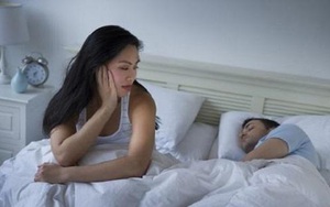 Do đâu mà “gối chăn nhạt nhẽo”?