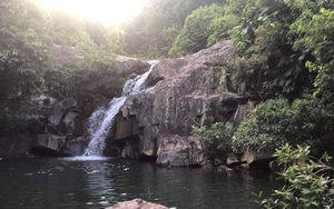Hà Tĩnh: Hai nữ sinh mới 13 tuổi tử vong khi đi tắm thác