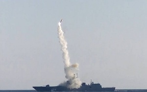 Khinh hạm Đô đốc Gorshkov phóng tên lửa Zircon trúng mục tiêu cách 350km