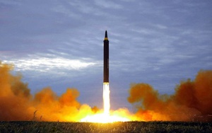 Mắc kẹt giữa Mỹ và Trung Quốc, nhiều nước châu Á tăng tích trữ tên lửa