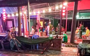 Chủ quán cùng 11 người tụ tập ăn nhậu, hát karaoke trong thời gian giãn cách