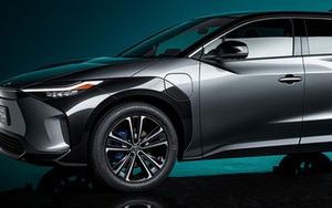 VinFast và nhiều 'ông lớn' chạy theo xu thế ô tô điện nhưng Toyota nói không bởi... 'gây hại môi trường'