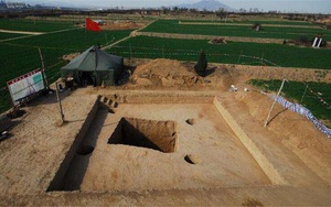 Để nhanh thành triệu phú, cả ngôi làng cùng tham gia trộm hàng trăm ngôi mộ và bán đi vô số cổ vật niên đại 3.000 năm: Kết cục cay đắng!