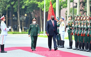 Bộ trưởng Quốc phòng Việt - Mỹ bàn về thực thi pháp luật trên biển
