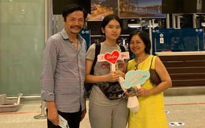 Tiễn con gái đi du học giữa mùa dịch, NSND Trung Anh: "Con chưa bay lòng bố mẹ đã rối bời"