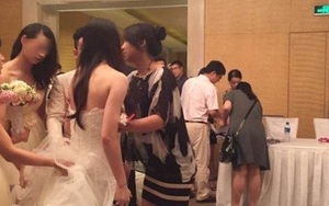 Phù dâu bị nhóm khách nam giở trò ngay tại đám cưới, thái độ người xung quanh gây phẫn nộ