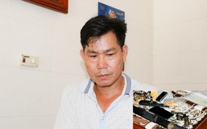 Thu nhiều vũ khí tại nhà đối tượng cho vay lãi nặng hàng chục tỷ đồng
