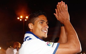 Buổi lễ chia tay giàu cảm xúc của Varane với Real Madrid