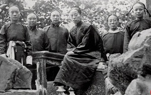 Hậu cung của Hoàng đế Quang Tự: Hoàng hậu lưng gù, phi tần mũm mĩm