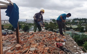 Cận cảnh tháo dỡ căn biệt thự khủng không phép tọa lạc ngay trung tâm TP Bảo Lộc