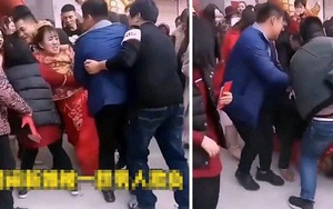 Clip: Nhóm khách nam sàm sỡ cô dâu trong đám cưới, nguyên nhân đằng sau còn gây phẫn nộ hơn