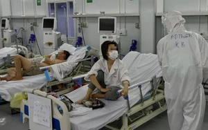 Hàng nghìn cuộc gọi cầu cứu Trung tâm Hồi sức COVID-19