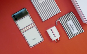 Mở hộp Galaxy Z Flip3 Thom Browne Edition: Bộ sưu tập 'chanh sả' dành cho người sành điệu, giá chỉ 'sương sương' 57 triệu