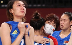 VĐV Trung Quốc khóc như mưa, cúi rạp người chia tay HLV huyền thoại ở Olympic Tokyo 2020