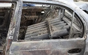 IS nã rốc-két vào sân bay Kabul bằng 6 ống phóng đặt trên... xe hơi