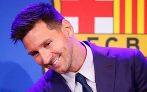 Khoảnh khắc Messi cười rạng rỡ trong ngày nói lời tạm biệt Barcelona